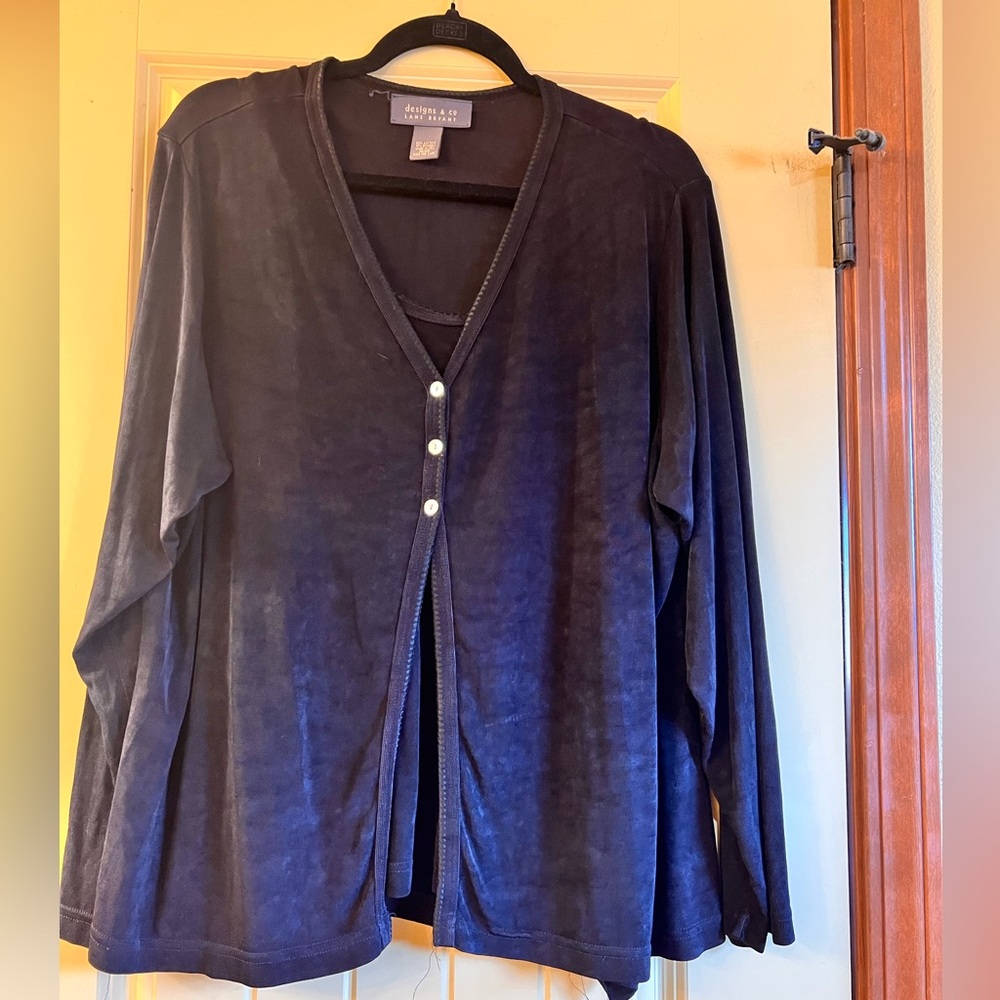 LaneBryant black 2 piece tank cardigan set
18/20